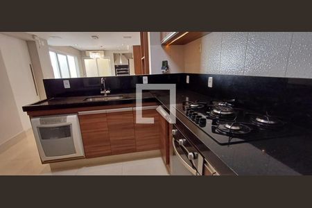 Casa à venda com 4 quartos, 208m² em Jardim Passargada I, Cotia