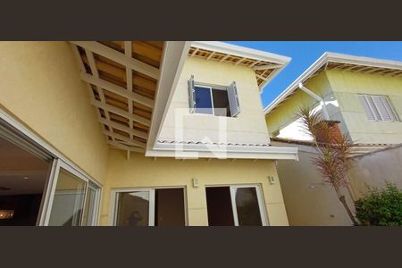 Casa à venda com 4 quartos, 208m² em Jardim Passargada I, Cotia