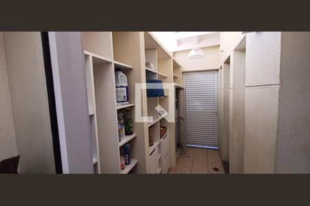 Casa à venda com 4 quartos, 208m² em Jardim Passargada I, Cotia