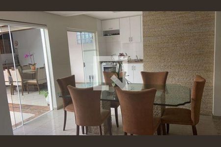 Casa à venda com 3 quartos, 180m² em Butantã, São Paulo