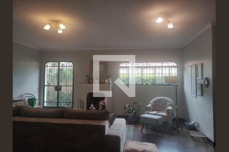 Casa à venda com 3 quartos, 220m² em Vila Pirajussara, São Paulo