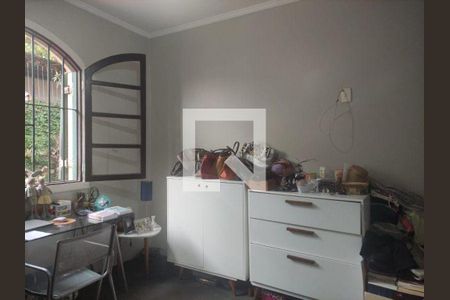 Casa à venda com 3 quartos, 220m² em Vila Pirajussara, São Paulo