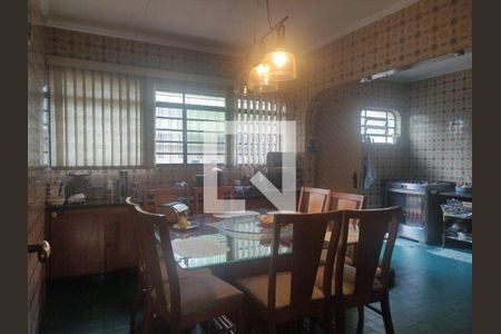 Casa à venda com 3 quartos, 220m² em Vila Pirajussara, São Paulo