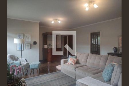 Casa à venda com 3 quartos, 220m² em Vila Pirajussara, São Paulo