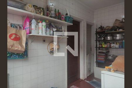 Casa à venda com 3 quartos, 220m² em Vila Pirajussara, São Paulo