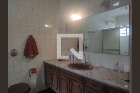 Casa à venda com 3 quartos, 220m² em Vila Pirajussara, São Paulo