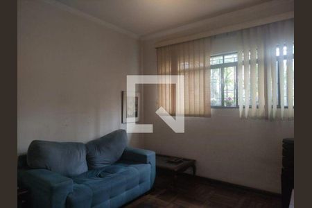 Casa à venda com 3 quartos, 220m² em Vila Pirajussara, São Paulo