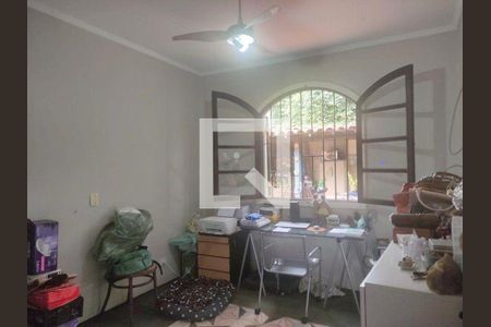 Casa à venda com 3 quartos, 220m² em Vila Pirajussara, São Paulo