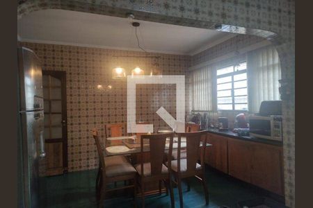 Casa à venda com 3 quartos, 220m² em Vila Pirajussara, São Paulo