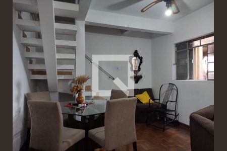 Casa à venda com 4 quartos, 190m² em Rio Pequeno, São Paulo