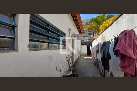 Casa à venda com 3 quartos, 200m² em Vila Pirajussara, São Paulo