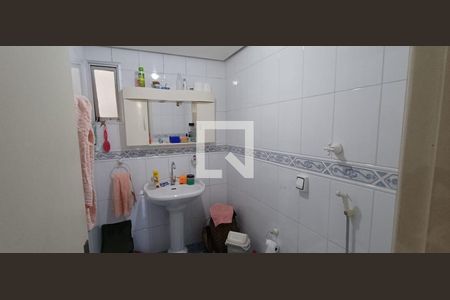 Casa à venda com 3 quartos, 200m² em Vila Pirajussara, São Paulo