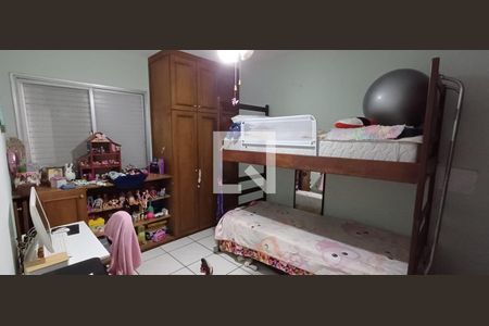 Casa à venda com 3 quartos, 200m² em Vila Pirajussara, São Paulo