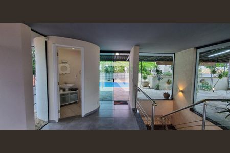 Casa à venda com 3 quartos, 295m² em Cidade São Francisco, São Paulo