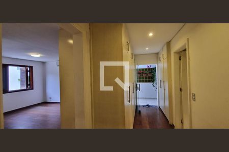 Casa à venda com 3 quartos, 295m² em Cidade São Francisco, São Paulo