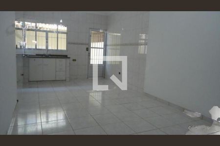 Casa à venda com 3 quartos, 100m² em Jardim Ester Yolanda, São Paulo