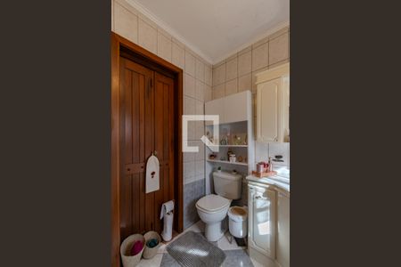 Banheiro Social de casa de condomínio à venda com 3 quartos, 258m² em Guarujá, Porto Alegre
