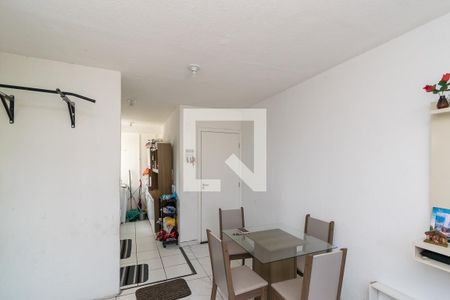 Sala de apartamento para alugar com 2 quartos, 40m² em Brás de Pina, Rio de Janeiro