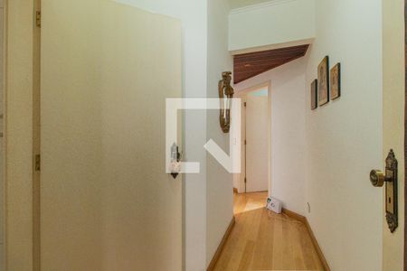 Corredor de apartamento à venda com 3 quartos, 165m² em Vila Monumento, São Paulo