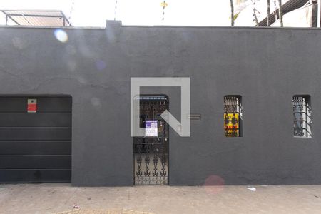 Fachada de casa à venda com 3 quartos, 250m² em Jardim Avelino, São Paulo