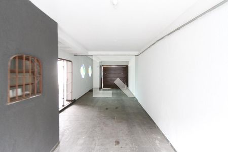 Garagem de casa à venda com 3 quartos, 250m² em Jardim Avelino, São Paulo