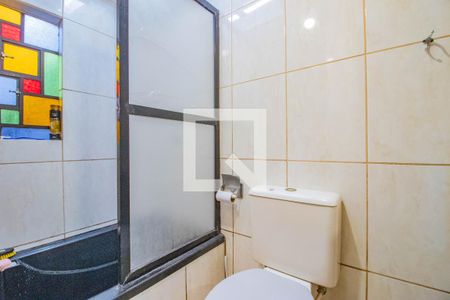 Banheiro de casa à venda com 2 quartos, 272m² em Vila Ipiranga, Porto Alegre