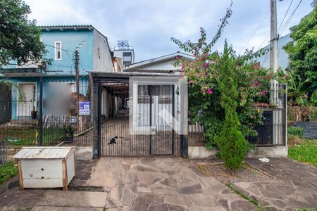 Fachada de casa à venda com 2 quartos, 272m² em Vila Ipiranga, Porto Alegre