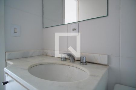 Banheiro suíte de apartamento para alugar com 2 quartos, 61m² em São Sebastião, Porto Alegre