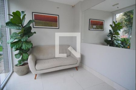 Hall de entrada de apartamento para alugar com 2 quartos, 61m² em São Sebastião, Porto Alegre