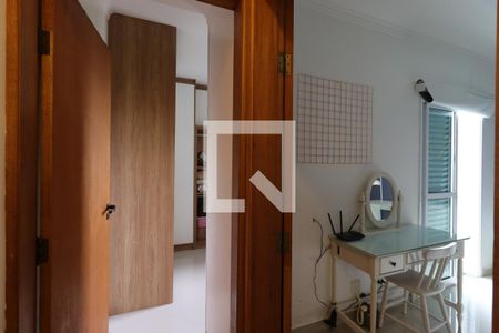 Corredor de apartamento à venda com 2 quartos, 108m² em Vila Assunção, Santo André
