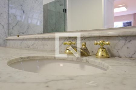 Banheiro da Suíte 2 de casa à venda com 4 quartos, 670m² em Morumbi, São Paulo