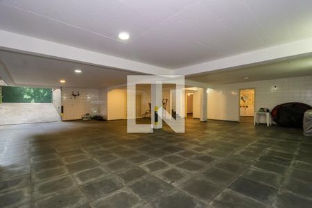 Garagem de casa à venda com 4 quartos, 670m² em Morumbi, São Paulo
