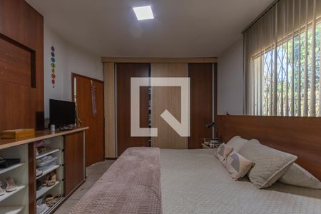 Suíte de casa à venda com 3 quartos, 500m² em Trevo, Belo Horizonte