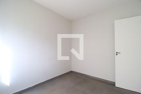 Quarto 1 de apartamento para alugar com 2 quartos, 45m² em Shopping Park, Uberlândia