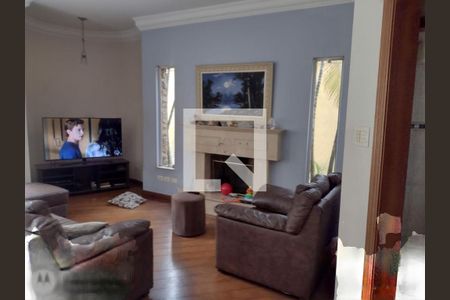 Casa à venda com 4 quartos, 440m² em Vila Carrão, São Paulo