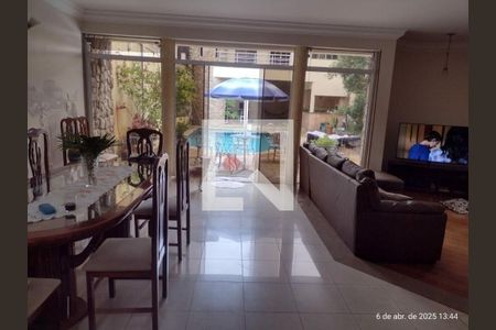 Casa à venda com 4 quartos, 440m² em Vila Carrão, São Paulo