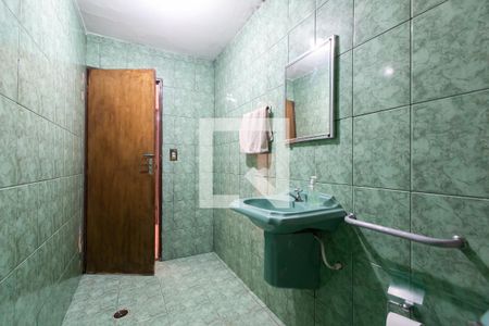 Banheiro 2 de casa para alugar com 6 quartos, 250m² em Vila Campanela, São Paulo