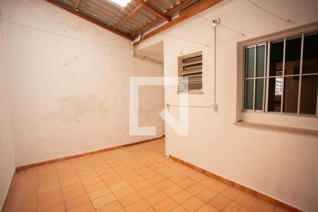 Quintal de casa à venda com 3 quartos, 168m² em Vila Vitorio Mazzei, São Paulo