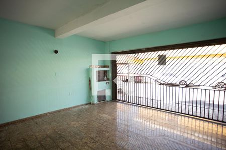 Garagem de casa à venda com 3 quartos, 168m² em Vila Vitorio Mazzei, São Paulo