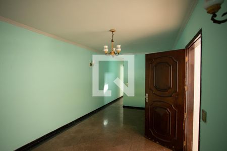 Sala de casa à venda com 3 quartos, 168m² em Vila Vitorio Mazzei, São Paulo