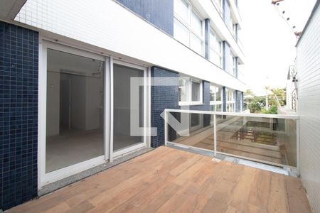 Área externa de apartamento à venda com 3 quartos, 190m² em Vila Assunção, Porto Alegre