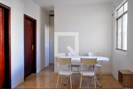 Sala de apartamento para alugar com 2 quartos, 60m² em Santo Antônio, Porto Alegre