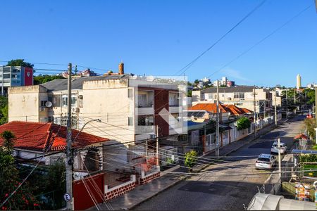 Quarto 1 de apartamento para alugar com 2 quartos, 60m² em Santo Antônio, Porto Alegre