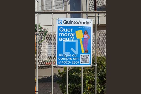 Fachada e placa de apartamento para alugar com 2 quartos, 60m² em Santo Antônio, Porto Alegre