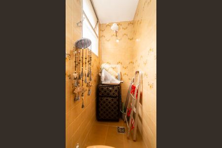 Banheiro de serviço de apartamento à venda com 4 quartos, 160m² em Cidade Nova, Belo Horizonte