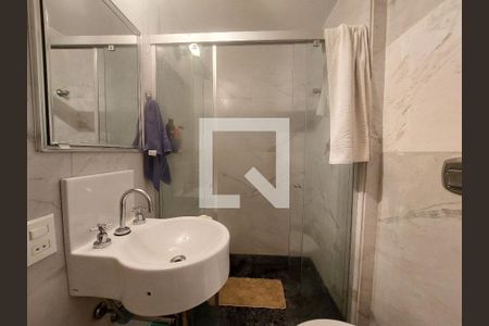 Apartamento à venda com 411m², 4 quartos e 3 vagasBanheiro da Suíte 1