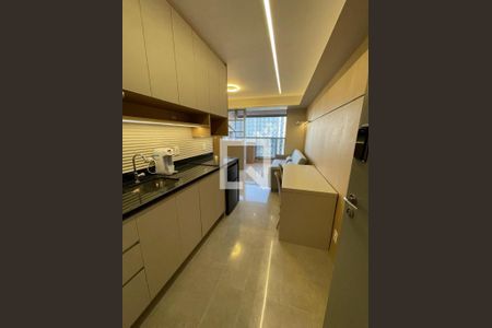 Cozinha de kitnet/studio para alugar com 1 quarto, 25m² em Sumarezinho, São Paulo
