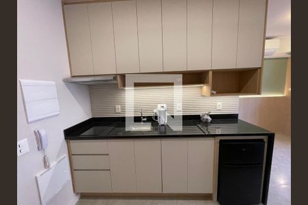 Cozinha de kitnet/studio para alugar com 1 quarto, 25m² em Sumarezinho, São Paulo