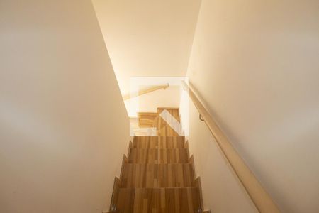 Escada de casa de condomínio para alugar com 2 quartos, 100m² em Guaratiba, Rio de Janeiro