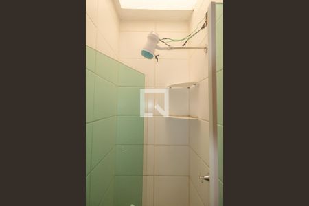 Banheiro de casa de condomínio para alugar com 2 quartos, 100m² em Guaratiba, Rio de Janeiro